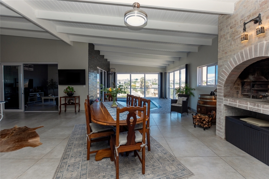 5 Bedroom Property for Sale in Myburgh Park Western Cape